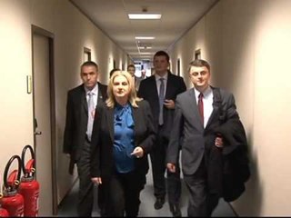 BLLOKOHEN BISEDIMET DO TE VIJOJNE PAS ZGJEDHJEVE PARLAMENTARE NE SERBI LAJM