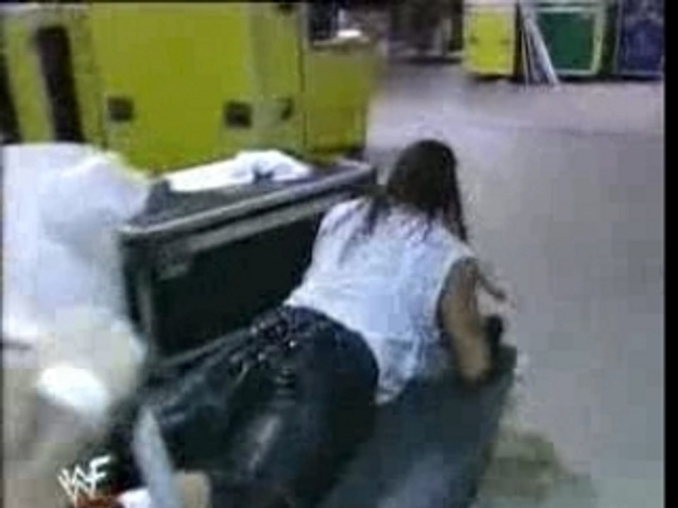 Crash Holly vs Raven II (Hardcore title)