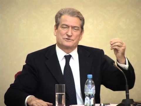 MBLEDHJA E GRUPIT PD BERISHA SQARON DEPUTETET PER INCIDENTIN NE LEZHE LAJM