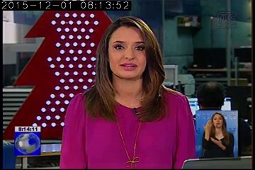 Por poco arranca los cables de alta tensión y le cae el poste