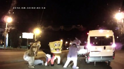 Авто приколы на дорогах. Автомобильные приколы с девушками за рулем, дтп, пешеходами и т.д.