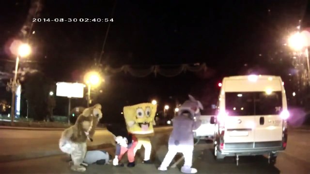 Авто приколы на дорогах. Автомобильные приколы с девушками за рулем, дтп, пешеходами и т.д.