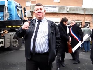 Les élus d'Avion installent leur permanence devant la trésorerie menacée de fermeture