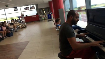 Пианист в аэропорту