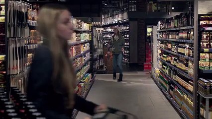 La cassiera del supermercato fa un gesto incredibile, da non credere