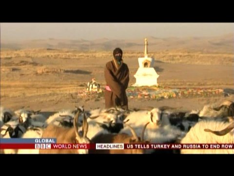 BBC チベットの砂漠化 - 石炭からエネルギーを得ることによって、異常気象が起こり、草原が砂漠化してしまいました。国連気候変動パリ会議 #COP21はあまりに遠く、また再生エネルギーへの舵取りはすでに遅すぎます。