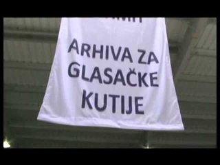 ZGJEDHJET SERBE NE KOSOVE PERPLASEN KRERET E KOMUNAVE ME ZYRTARET E BEOGRADIT LAJM