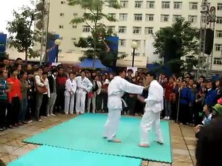 CBl Taekwondo ĐH Thăng Long thứ 4  15-12-2010  MVI 3051