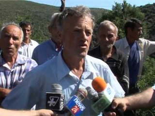 MUNGON ENERGJIA BANORET E FSHATIT POLIS NE LIBRAZHD DALIN NE PROTESTE LAJM