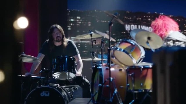 Dave Grohl vs The Muppets Drum-Off