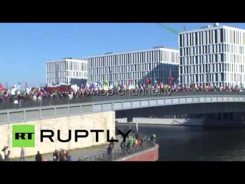 Berlin, protesta kundër paktit tregtar BE-SHBA - Top Channel Albania - News - Lajme