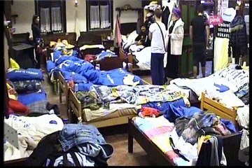 Jelena zeli spavati izmedju Stanije i Gabrijele! #Farma 6 /01.12.2015.