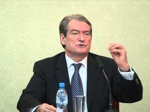 NEGOCIATAT PER PRESIDENT BERISHA I KUJTON METES KONTRATEN E KOALICIONIT 2009 LAJM