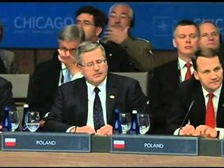 SAMITI I NATO NE ÇIKAGO OBAMA PARALAJMERON ALEANCEN PER DITE TE VESHTIRA LAJM