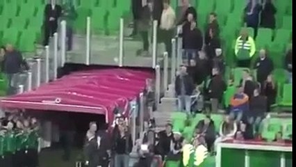 Fail guy run from marriage proposal before FC Groningen vs ADO Den Haag