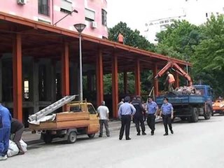 AKSION BASHKIAK POLICIA NDERHYN NE DISA LOKALE NE ISH BLLOK LAJM