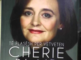 VITRINA E LIBRIT LIBRAT ME TE RINJ NE LIBRARINE “ADRION” TE “ETC” LAJM