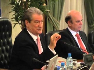 KTHIMI I BANESAVE BERISHA KERKON DHENIEN E SHTEPIVE ISH PRONAREVE LAJM