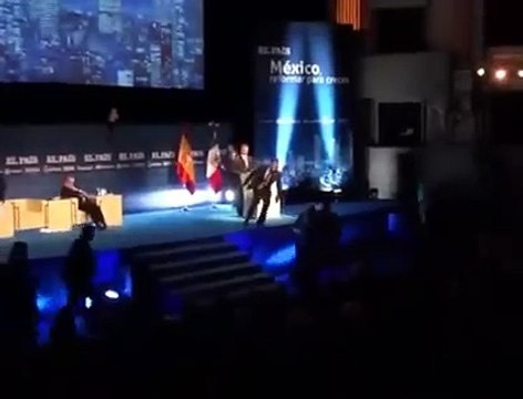 Le gritan asesino a enrique peña nieto en españa