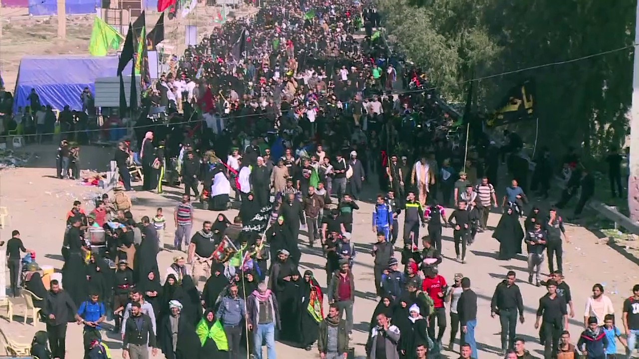 Scores of Shiite Muslims start pilgrimage to Karbala