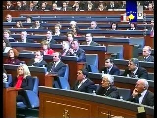 Video herunterladen: “EULEX KOSOVA” KUVENDI I KOSOVES NE SHTATOR MIRATON SHTYRJEN E MISIONIT LAJM