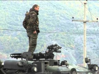 BARRIKADAT NE VERI MINISTRI I BRENDSHEM KOSOVAR AKUZON FORCAT E NATO LAJM