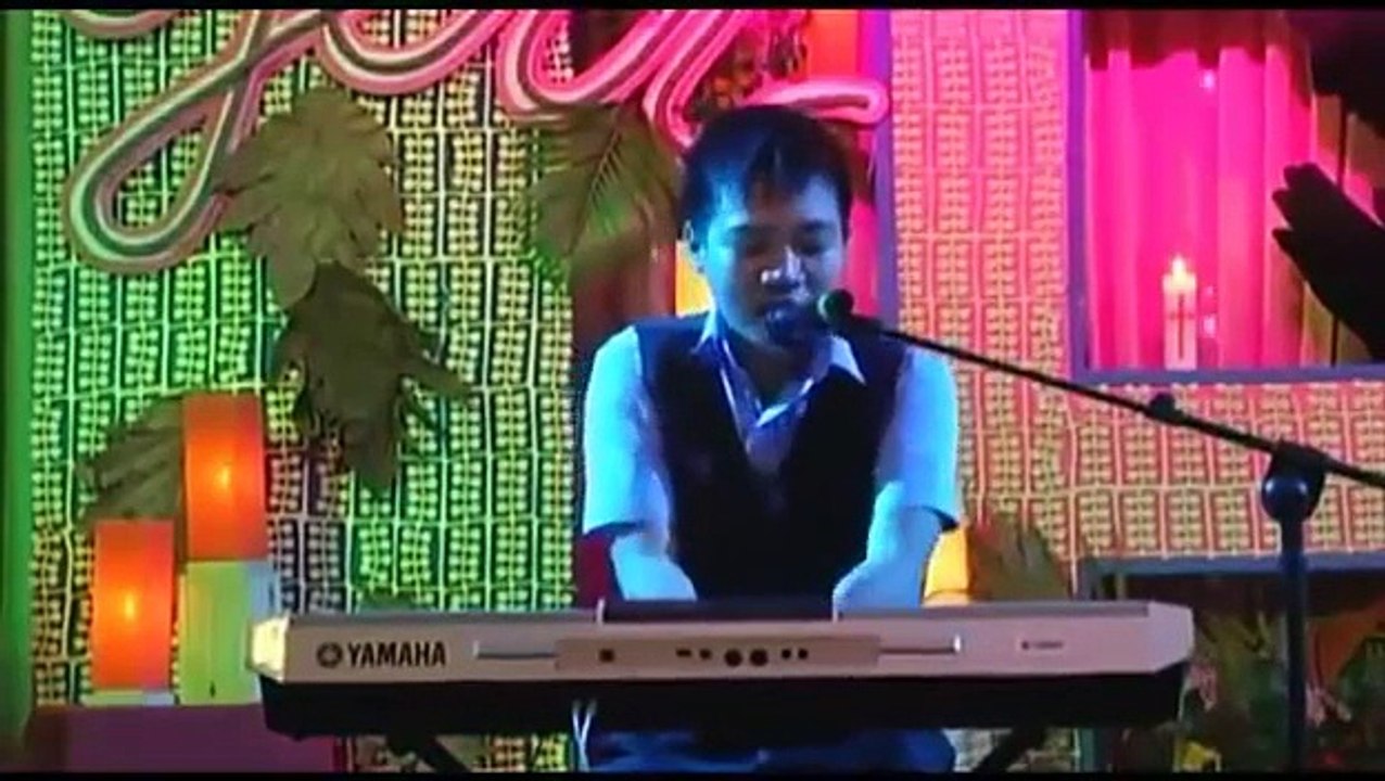 Cover Đạo Làm Con của anh chàng bị cụt 2 tay (Khâm phục tài năng)