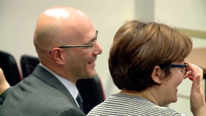 PROKURORI AMERIKAN I PRANISHEM NE NJE SEANCE GJYQESORE