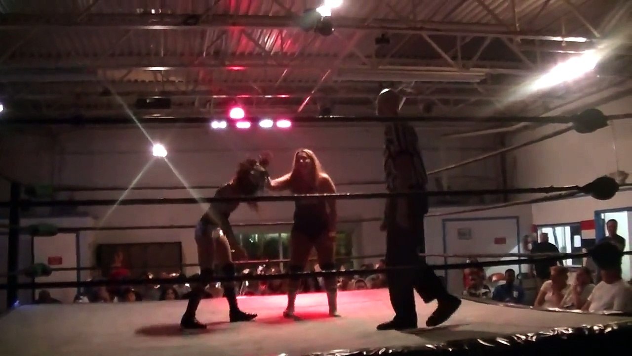 ALLIE RECKS VS DEBBIE KANE ECPW 8-1-15
