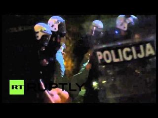 Скачать видео: PROTESTA TE OPOZITES NE PODGORICE POLICIA PERDOR GAZIN LOTSJELLES PER SHPERNDARJE LAJM