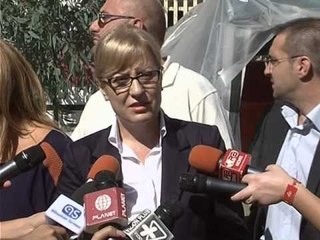 PS ME GREVISTET TE NGUJUARIT THONE SE NUK DALIN TE GJALLE PREJ SAJ LAJM