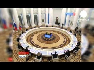 PUSSY RIOT NE GJYKATE AKTIVISTET RUSE KERKOJNE HEQJEN E DENIMIT NE APEL LAJM