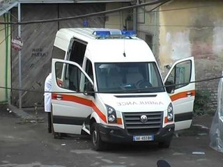 GREVA E TE PERNDJEKURVE 3 GREVISTE NE GJENDJE TE RENDE,MUNGON UJI I PIJSHEM LAJM