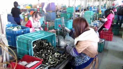 Herrajes para Muebles de Cocina - China: Bisagra de Cazoleta PREMIUM / Production 3