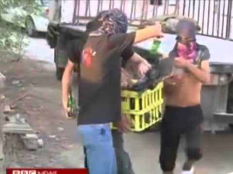 NDALOHEN PROTESTAT MBRETI I BAHREINIT SHPALL GJENDJEN E JASHTEZAKONSHME LAJM