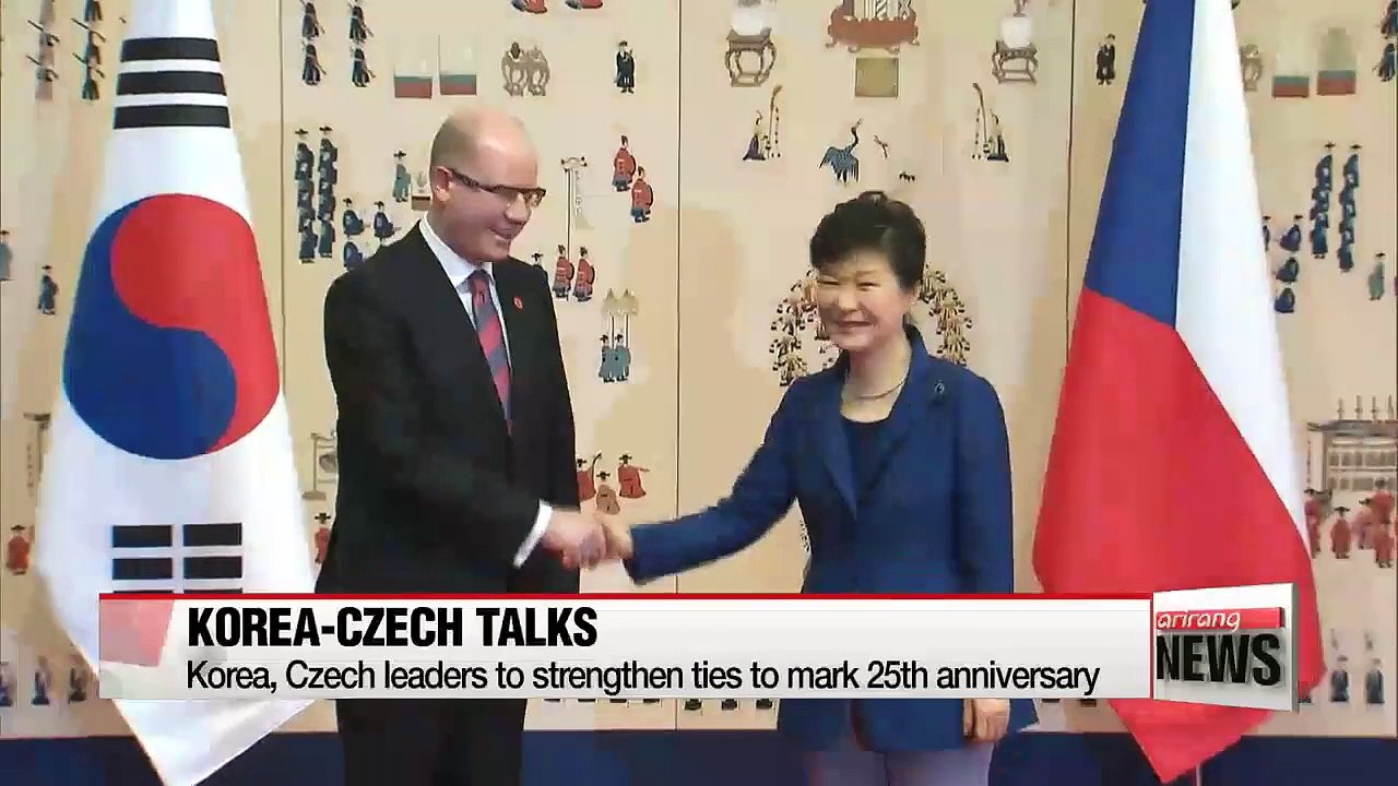 President Park arrives in Prague for Visegrad summit