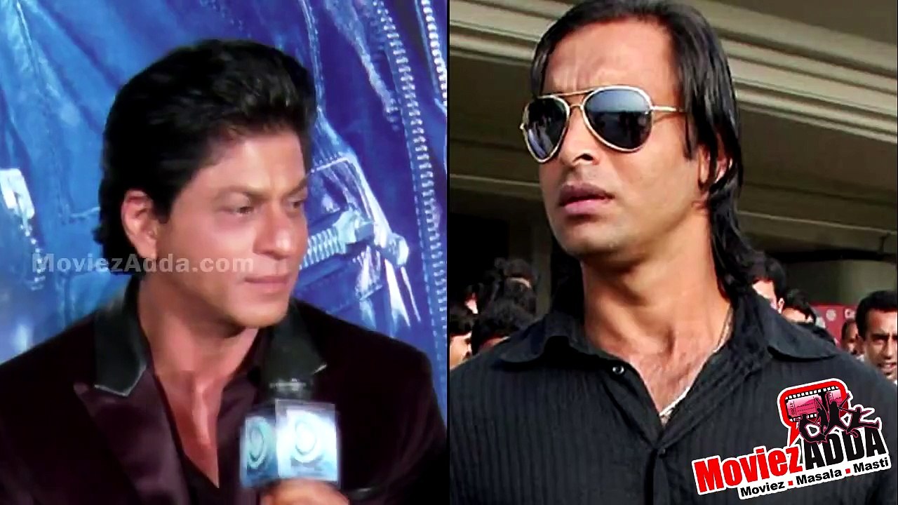 Shahrukh Khan KISSES Pakistan Cricketer Shoaib Akhtar
