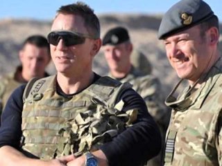 SHOWBIZ NE HOLLYWOOD TE REJAT ME TE FUNDIT NGA BOTA E ZHURMSHME E YJEVE LAJM