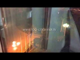 PA KOMENT - Kërcitja e shashkave jashtë Kuvendit - Top Channel Albania - News - Lajme