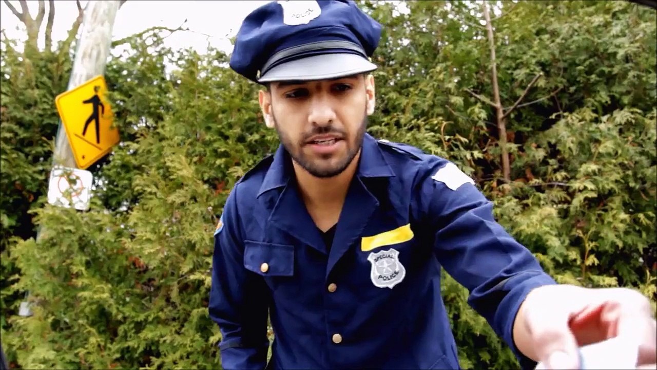 white police vs desi Pandu's