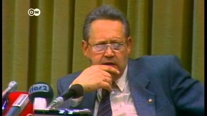 VDES GYNTER SHABOVSKI NJERIU QE NJOFTOI LEVIZJEN E LIRE MES DY GJERMANIVE LAJM