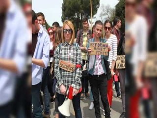 QELLOHET ME VEZE KRYEMINISTRI, STUDENTET GODASIN RAMEN,SHOQEROHEN 8 TE RINJ LAJM