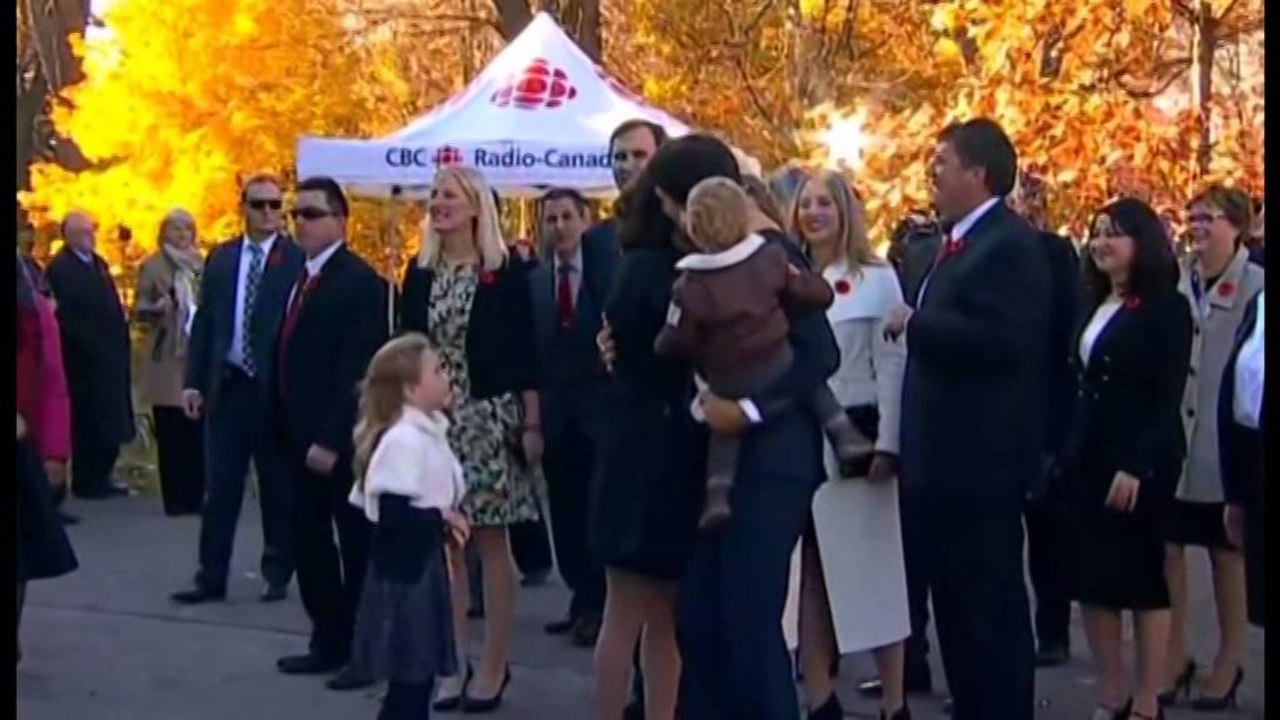 KRYEMINISTRI KANADEZ TRUDEAU PREZANTON KABINETIN E TIJ ME BARAZI GJINORE LAJM
