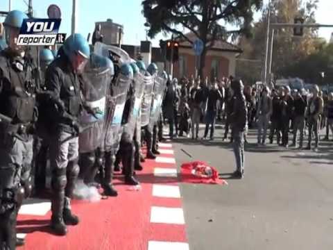 KAOSI PERFSHIN BOLONJEN,PERLESHJE MES PROTESTUESVE DHE FORCAVE TE RENDIT LAJM