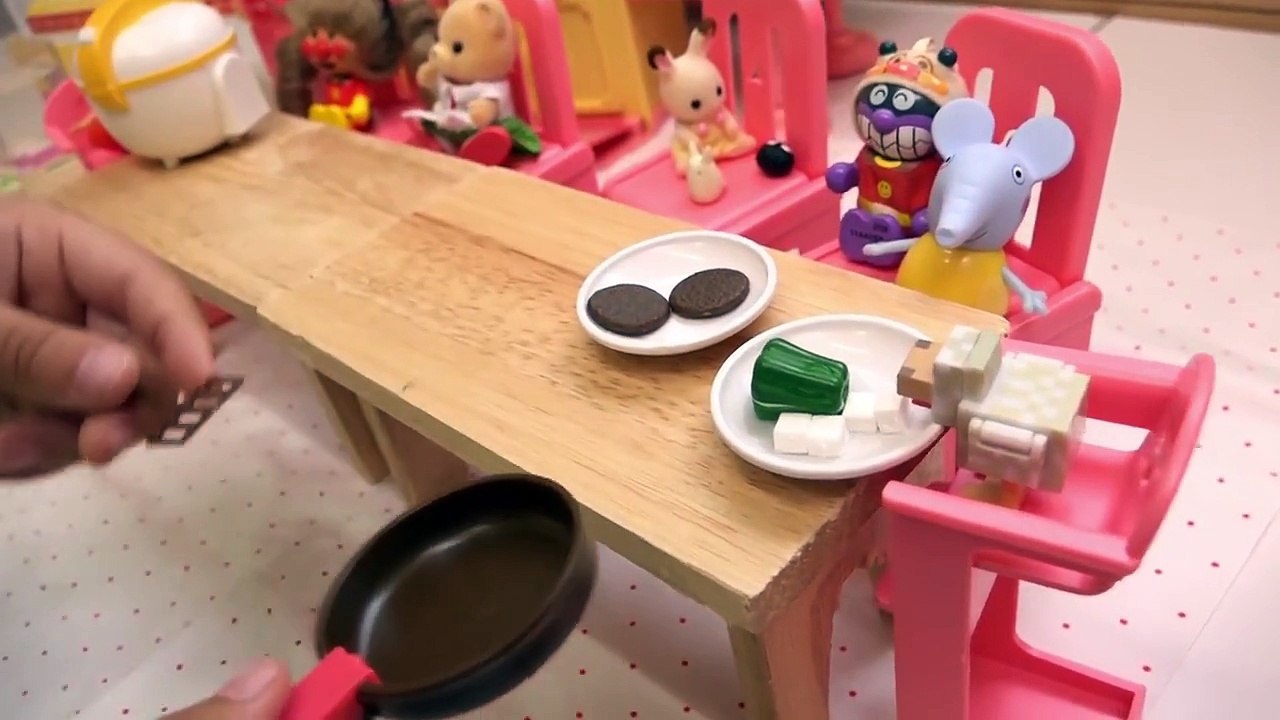 カプセル シルバニアファミリー　森の焼きたてパン屋さん Sylvania Families Capsule Toys: Miniature Bread accessories