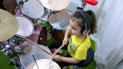 System Of A Down - Toxicity (Eduarda Henklein, 5 ans)