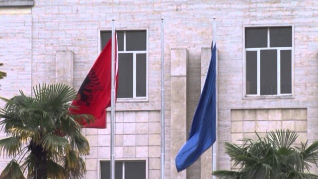 SKANDALI I TENDERAVE NE MINISTRINE E MBROJTJES