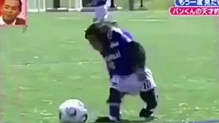 Quand un singe joue au football
