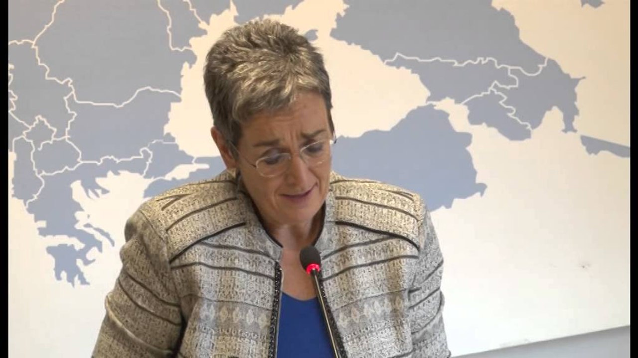 LUNACEK APELON PER RESPEKTIM TE KUSHTETUESES BEOGRADI REAGON MJAFT ASHPER LAJM