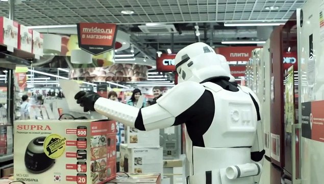 Soldados del imperio de las Galaxias se van de compras